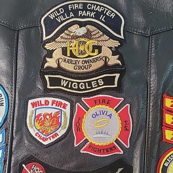 REAL Women's Biker Vest Cut with Patches & Pins from Wild Fire HOG Villa Park IL - Picture 8 of 16